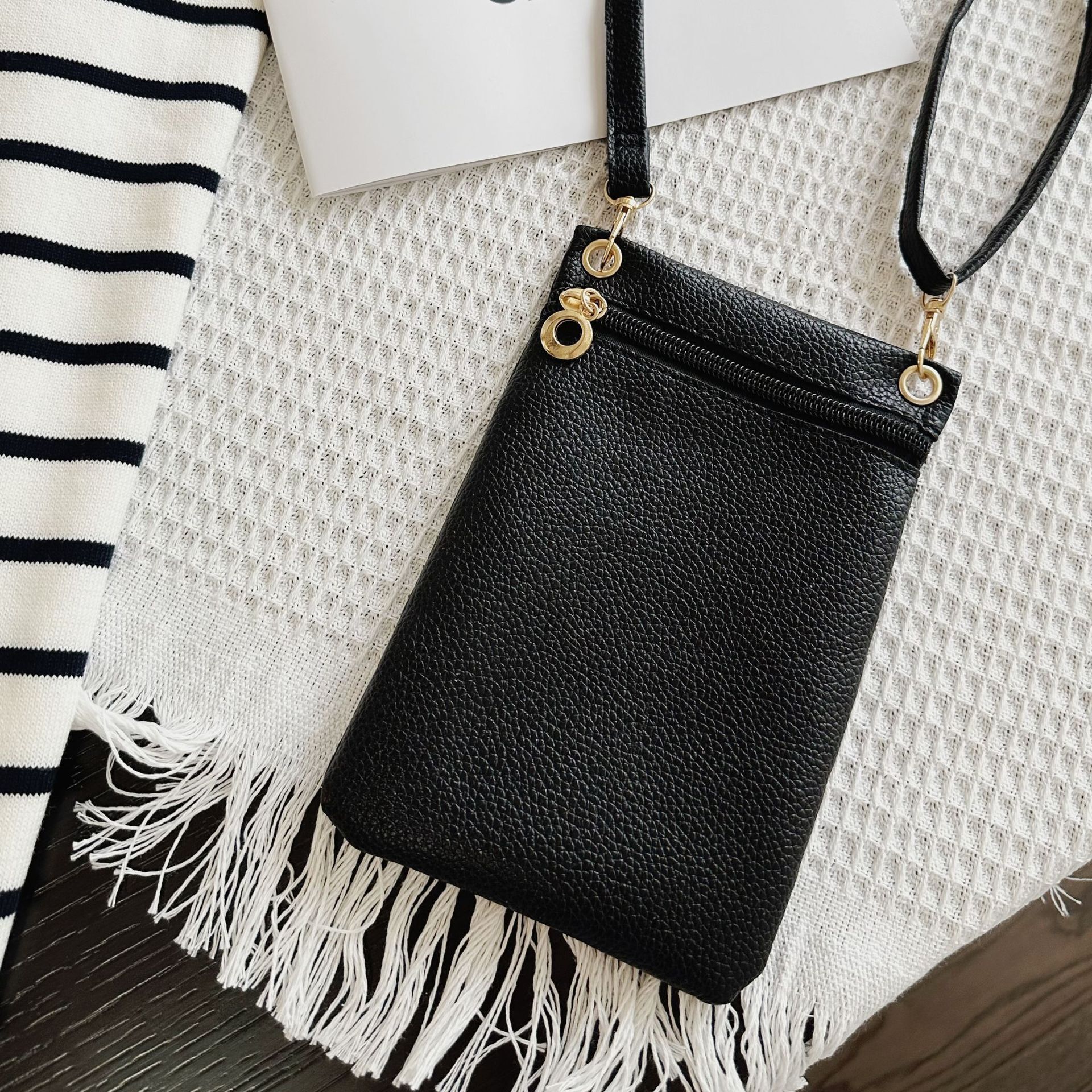 Litchi patterned mobile phone bag 2023 ladies handbag Sweet bag Womens shoulder bag Everyday versatile crossbody bag