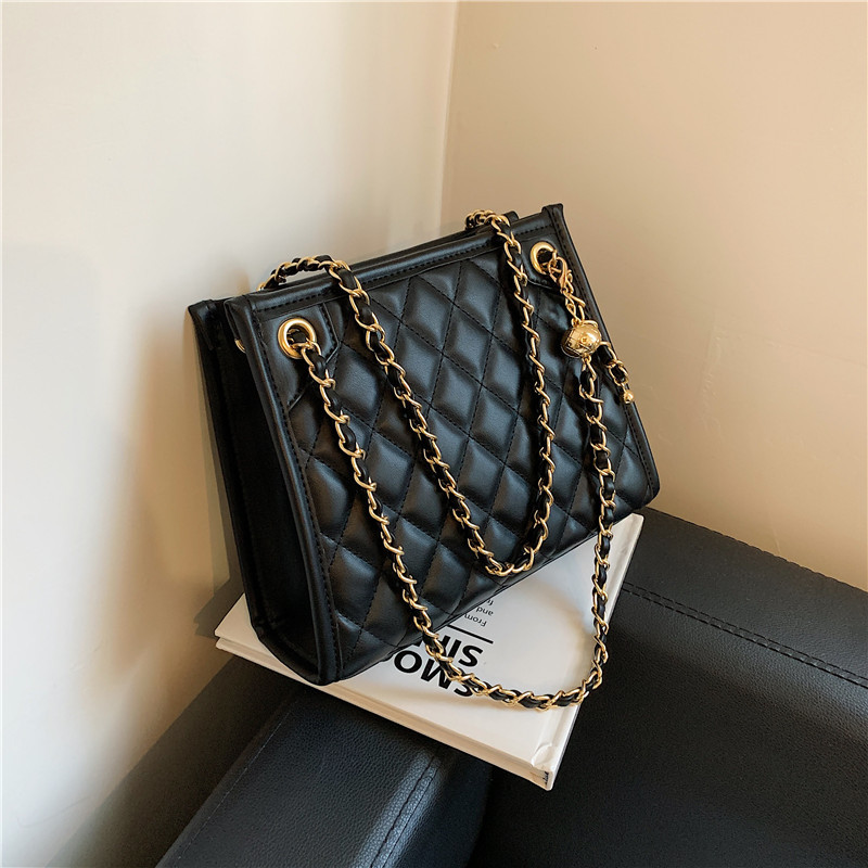 Dia Large 3 Patterned Capacity Versatile Fashionable High-quality Shoulder Bag. Bag.
