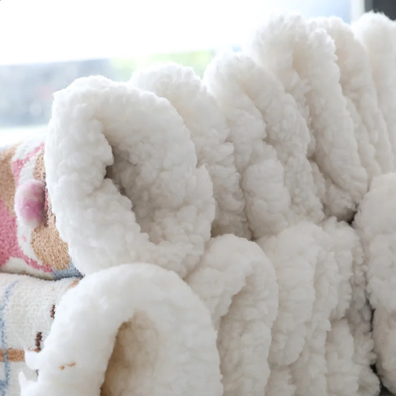 Childrens Non slip Cashmere Christmas Socks for Boys and Girls Winter Thick Cartoon Animal Parents Childrens Socks 241118