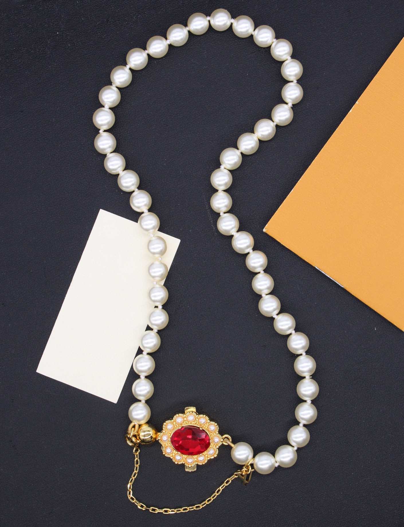 2025 Luxury quality charm pendant necklace with nature shell beads gold color heart shape designer jewelry PS3345B