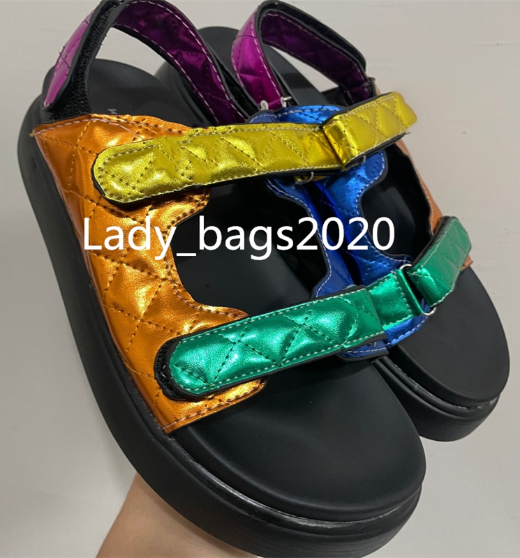 Women Flat Bottom Slippers Womens Splice Rainbow Sandals Designer Shoes Fashion Eagle Head Inlaid Diamond Slipper Summer Flat Beach Flip Flops Men