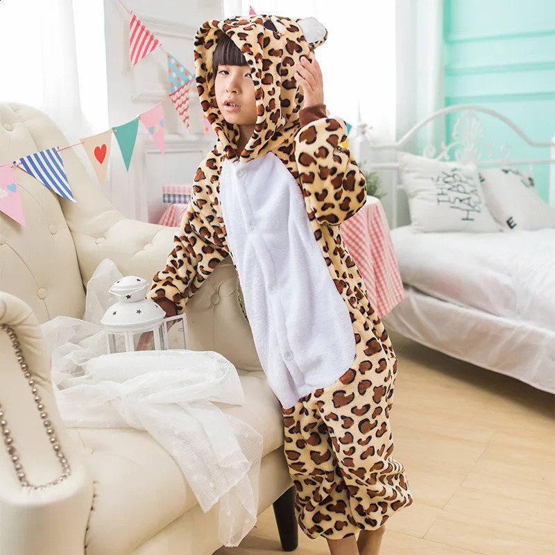 Winter flannel soft warm leopard Kigurumi pajamas hooded animal cartoon boy pajamas Onesie pajamas girls childrens pajamas 241118