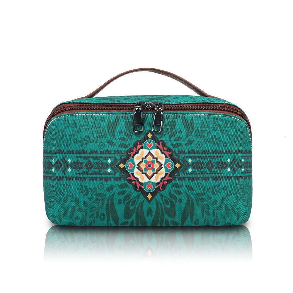 Hot selling Bohemian style makeup lightweight and portable women's storage bag, waterproof beauty bag