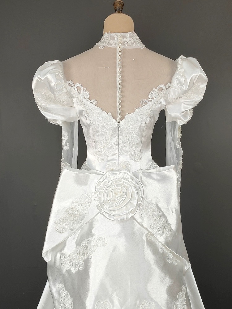 2024 Elegant Satin Church Wedding Dress Vintage Pearls Beaded Ruched A Line Wedding Bride Gowns Arabic Dubai Sweep Train lace Plus Size Wedding Dress 