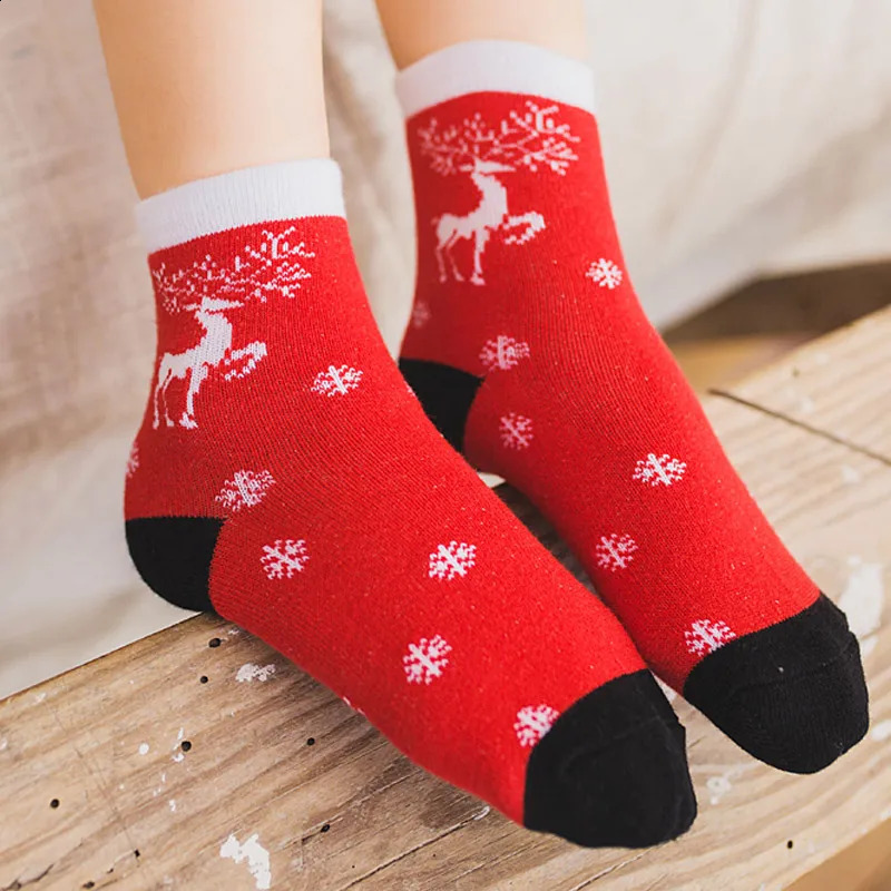 Ortoluckland Childrens Shoes Christmas Cotton Warm Socks Childrens Santa Claus Boys Girls Preschoolers 5 pairs Winter and Autumn in stock 241118