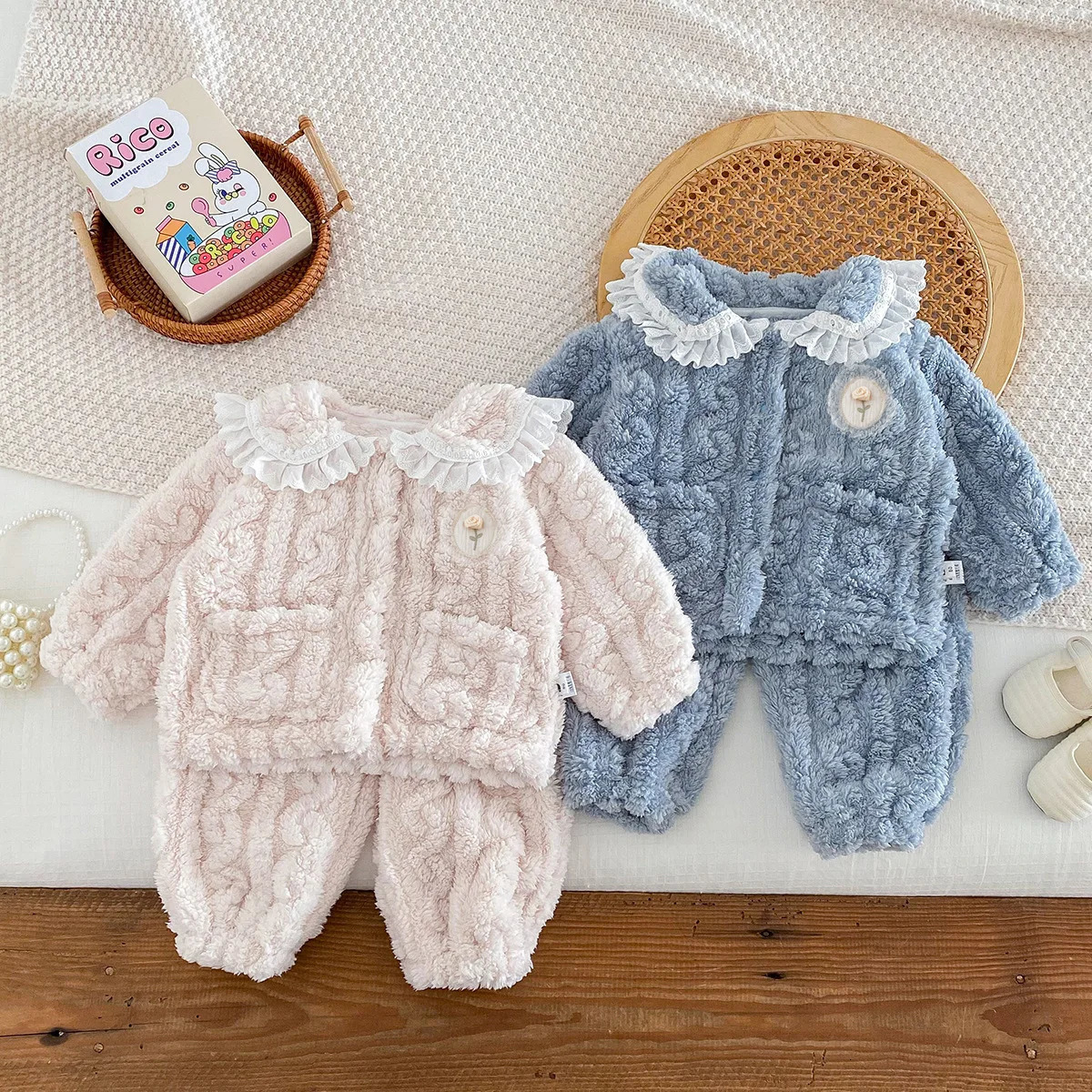 Winter baby pajamas with thick velvet and warm soft baby girls 2PCS sleepwear childrens girls princess household items 241118