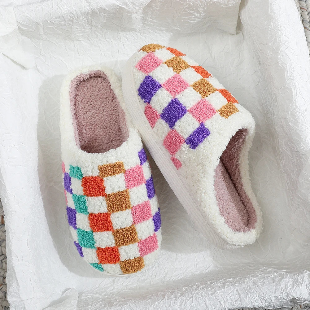 Checkered Plush Closed Toe Slippers Anti Slip Plush Slip-on House Shoes Colorful Flat Thermal Slippers Comfortable for Men Women 241118