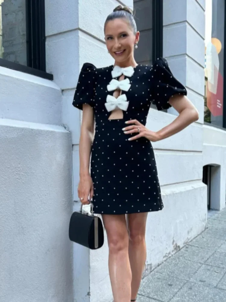 Red Sexy Hollow Out Metal Love Slim Mini Dress Women Fashion Puff Short Sleeve Female Vestidos Ladies Elegant Party 240412