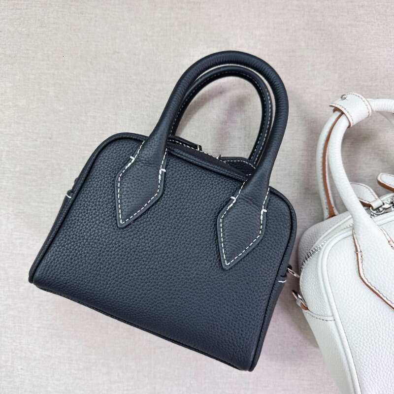 2025 New Korean Niche Cowhide Boston Pillow Bag Large Capacity Crossbody Shoulder Bags Women Genuine Leather Handbags Purses