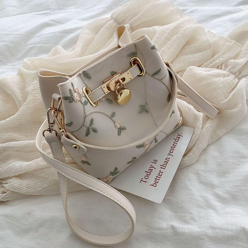 New Fashionable Multi functional Women s trend Embroidered Lace Small Crossbody Bag Fashionable leisure Women s Single Shoulder Bucket Bag Designer Ba
