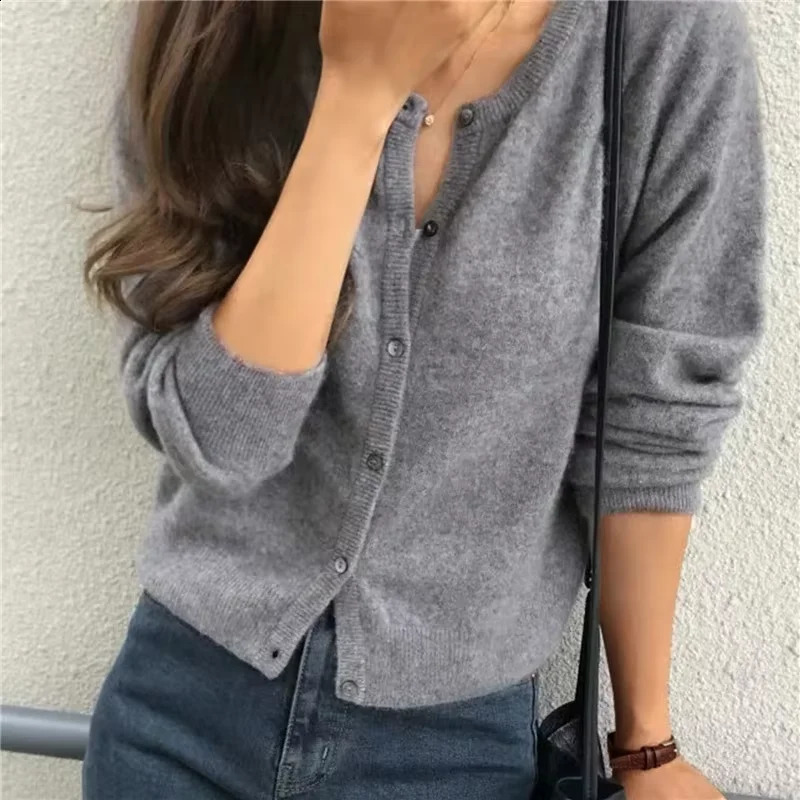 Solid Color Knitted For Women Cardigan Korean Single Breasted Long Sleeve Jumper Woman Round Neck All Match Cardigans Outwear 241119