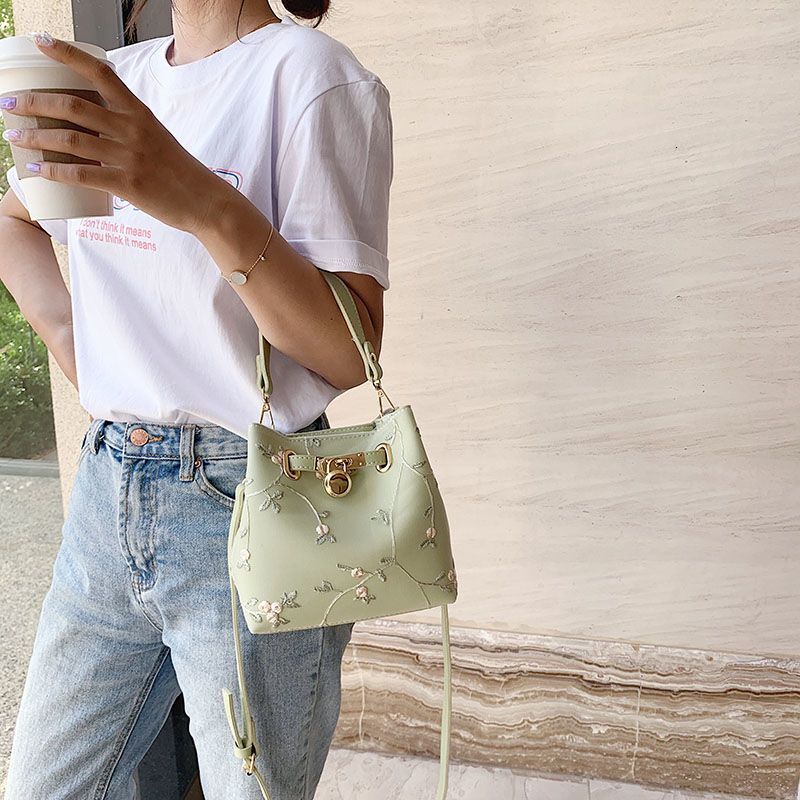 New Fashionable Multi functional Women s trend Embroidered Lace Small Crossbody Bag Fashionable leisure Women s Single Shoulder Bucket Bag Designer Ba