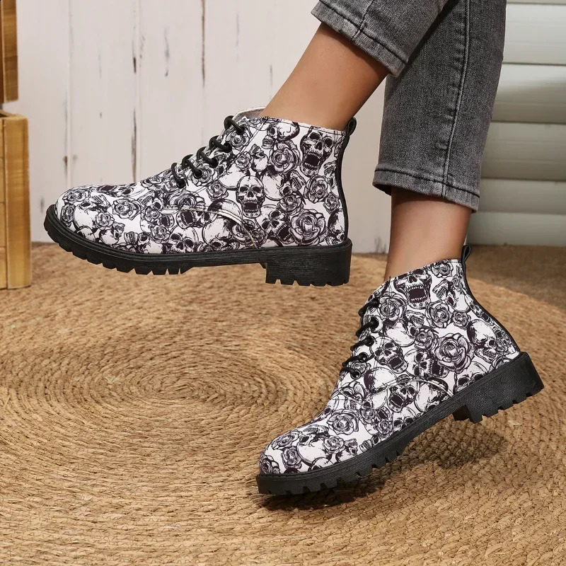 Woman Lace-up Short Leather Boots Fashion Platform Shoes Trend Punk Leather Fashion Christmas Print Botas Plus Size 42 241118