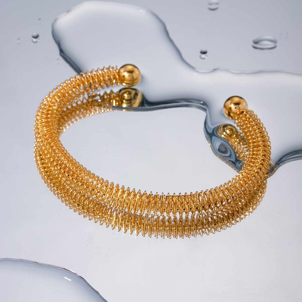 Designer Retro Open Bracelet for Women Titanium Steel 18k Gold Plated Non Fading Double Ball Wrinkle Twisted Space Line Personalized Party Jewelry