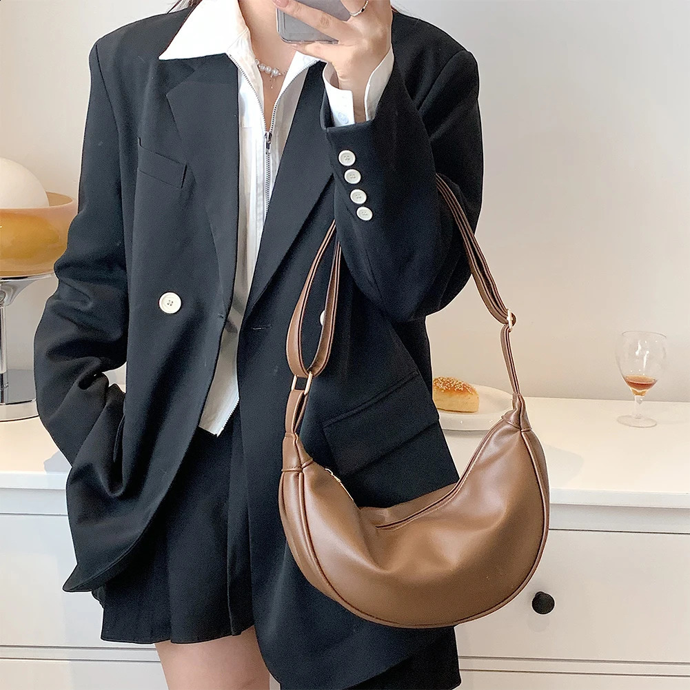 Small Shoulder Bags for Women Chest Bag Half Moon Belt Crossbody Bag Female Waist Fanny Pack Bum Bag PU Leather Handbag Purse 241118