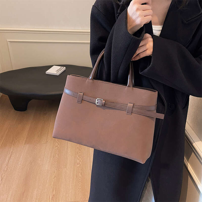 Autumn Winter Capacity Ladies Commuter Handbag 2025 Designer Vintage Matte Totes Bag For Women Large Square Shoulder Bags