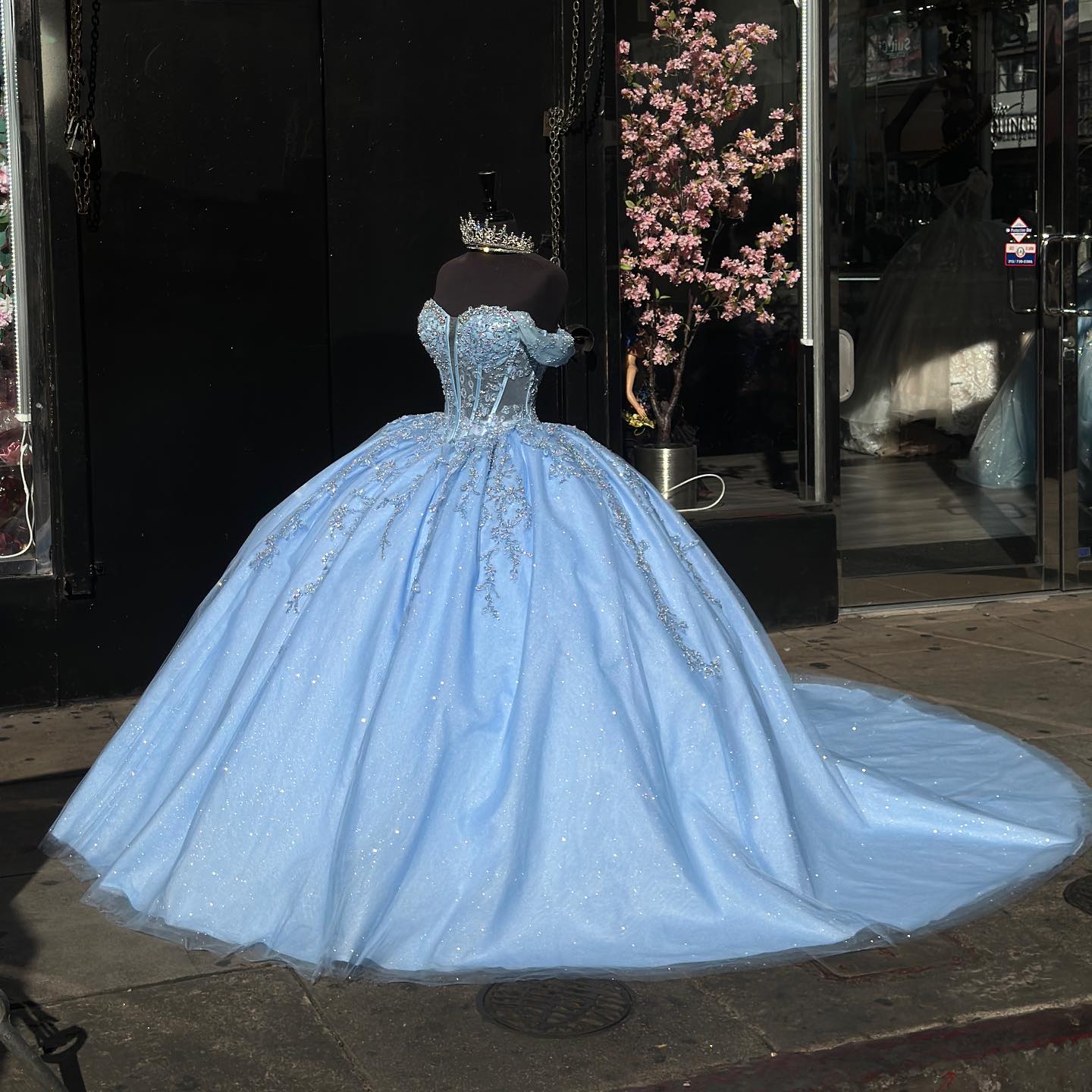 Baby Blue Princess Dresses Prom Ball Gown Sequins Appliqued Off Shoulder Vestido De Quinceanera Glitter Tulle 15 Masquerade Dress Lz0304