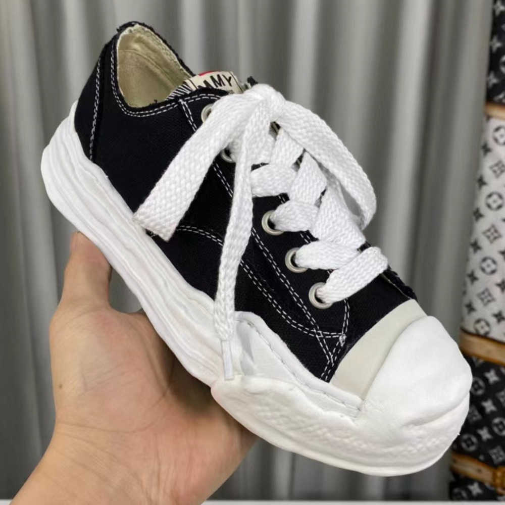 MMY Maison Mihara Yasuhiro shoes Hank low top Flats Sneakers unisex Canvas Trainer lace-up Trim shaped Toe womens luxury designers shoe rubber cap factory Shoes 2024