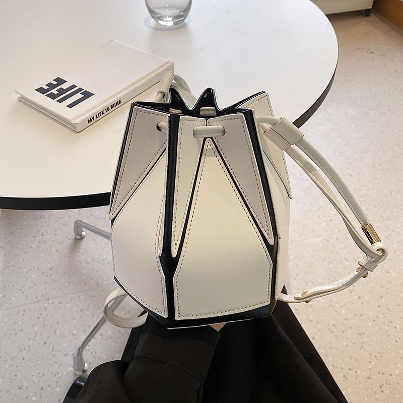 New fashion trend drawstring bucket bag leisure trend high end handbag designer crossbody bag shoulder bag