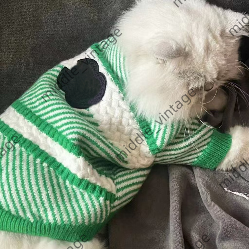 Fashionable Pet Knitted Sweaters Designer Dog Clothing Outdoor Companion Cat Clothes For Small And Medium Dogs
