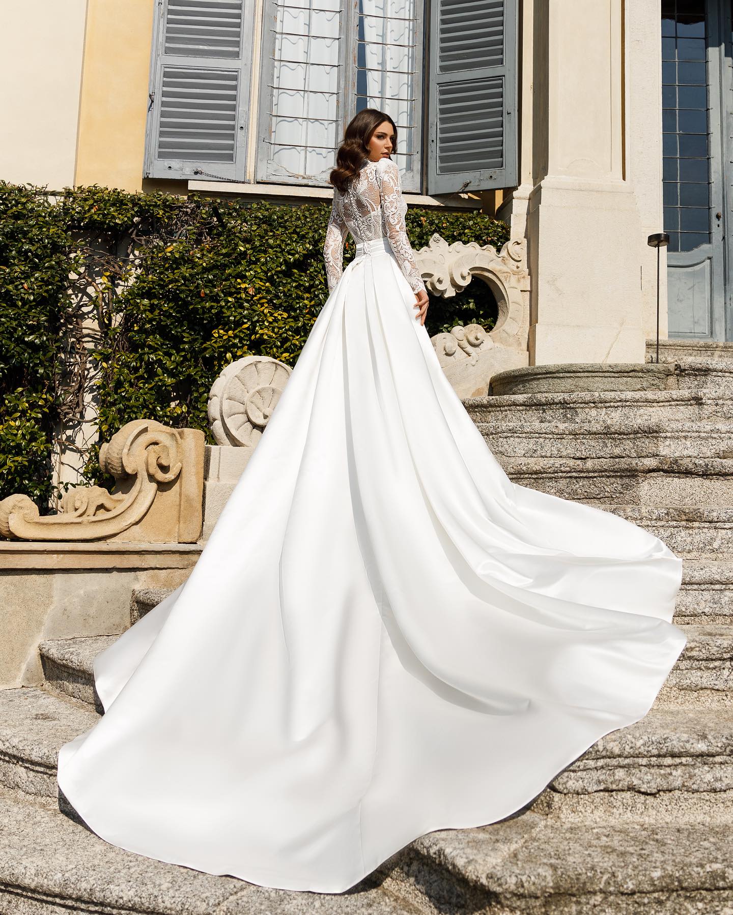 Charming Mermaid Lace Wedding Dresses Long Sleeves Sequined Bridal Gowns With Detachable Train High Neck Vestido De Novia