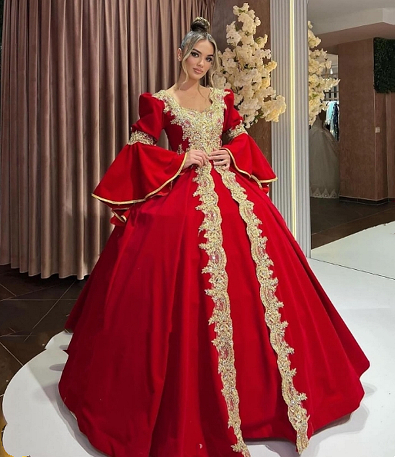 Elegant Arabic Kaftan Red Satin Evening Dresses Flare Long Sleeves Floor Length Ball Gown Prom Dress For Women 2024 Gold Lace Appliques Crystal Beaded