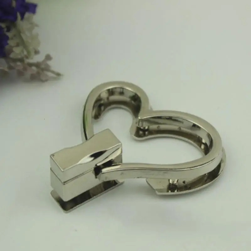 Fashion Heart Shape Bag Lock Clasp Metal Turn Buckles For DIY Handbag Shoulder Purse Hardware Accessories 241118