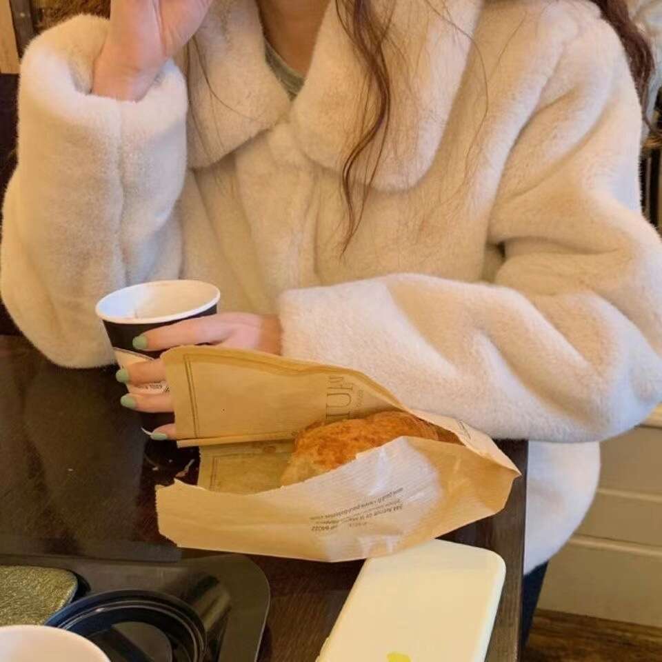 Autumn winter new Korean version faux fur short style square neck plush jacket for women, loose thick, not shedding fur, fashionable and versatile