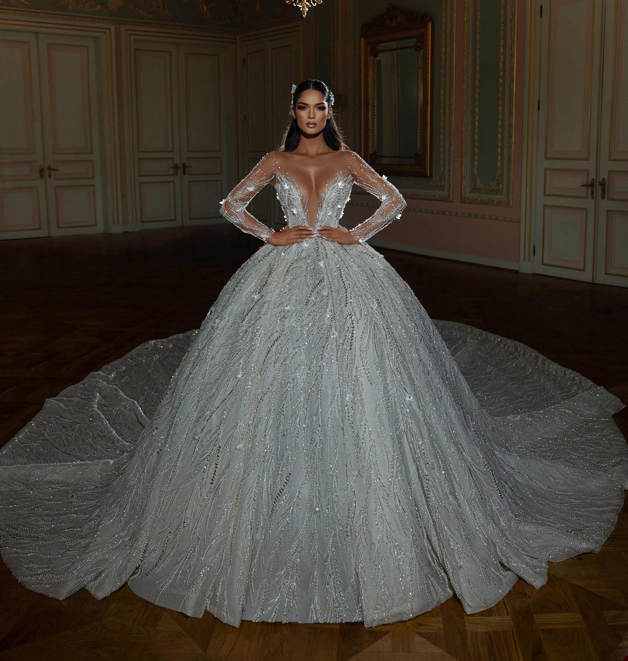Luxury Ball Gown Wedding Dresses Beads Lace Sequins V-neck Appliques Long Sleeves Backless Court Gown Zipper Custom Made Bridal Plus Size Vestidos De 