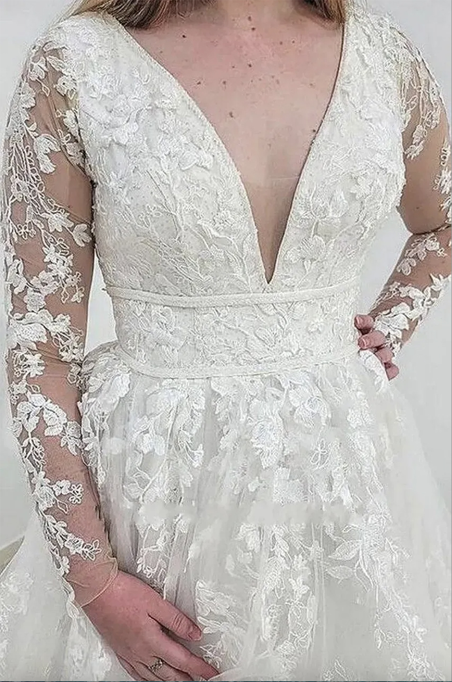 Tulle Romantic Lace Wedding Dresses Sheer A Line Long Sleesves Appliques V Neck Bridal Gowns Plus Size Robes De Mariage