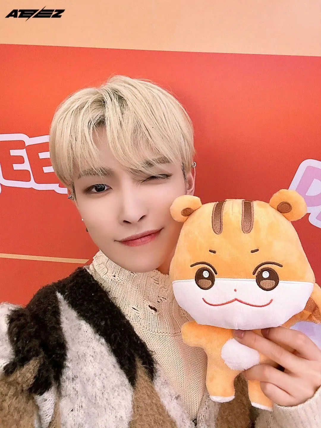 Kpop ATEEZ PopUp Store Doll 30CM Aniteez Cartoon Cute Soft Short Plush Doll Keychain Yeosang Yunho Hongjoong Collection Gift 240409