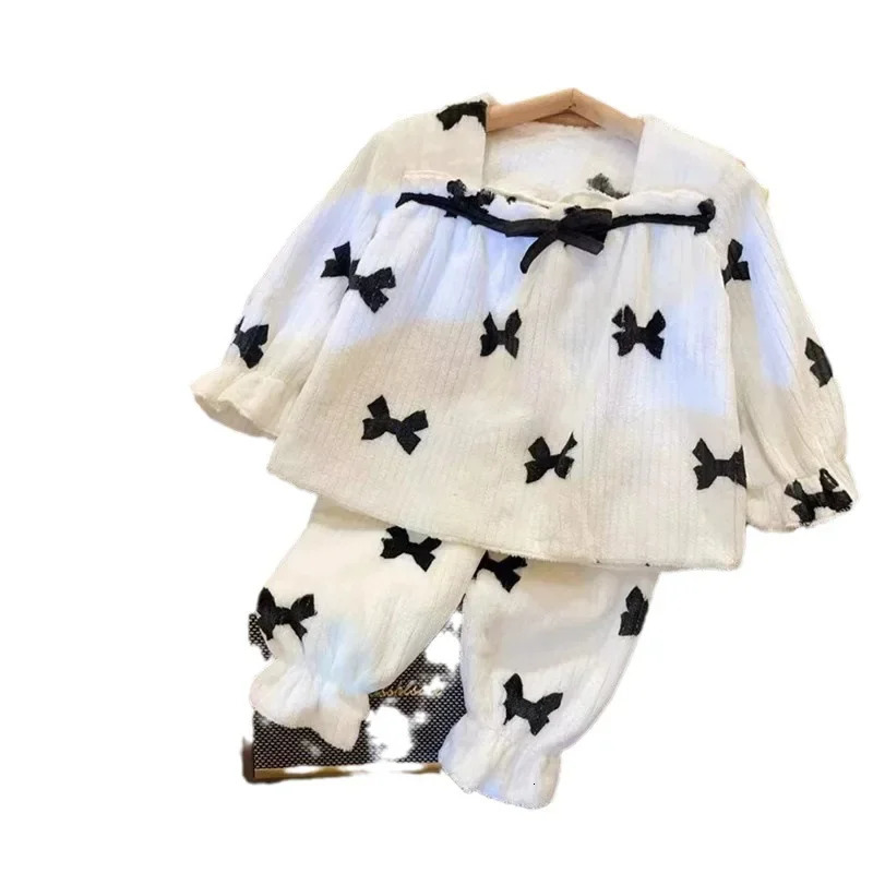 Childrens Fashion Long Sleeve Coral Plush Pajama Set Soft Autumn/Winter Girls Warm Home Fur Two Piece Set 241118