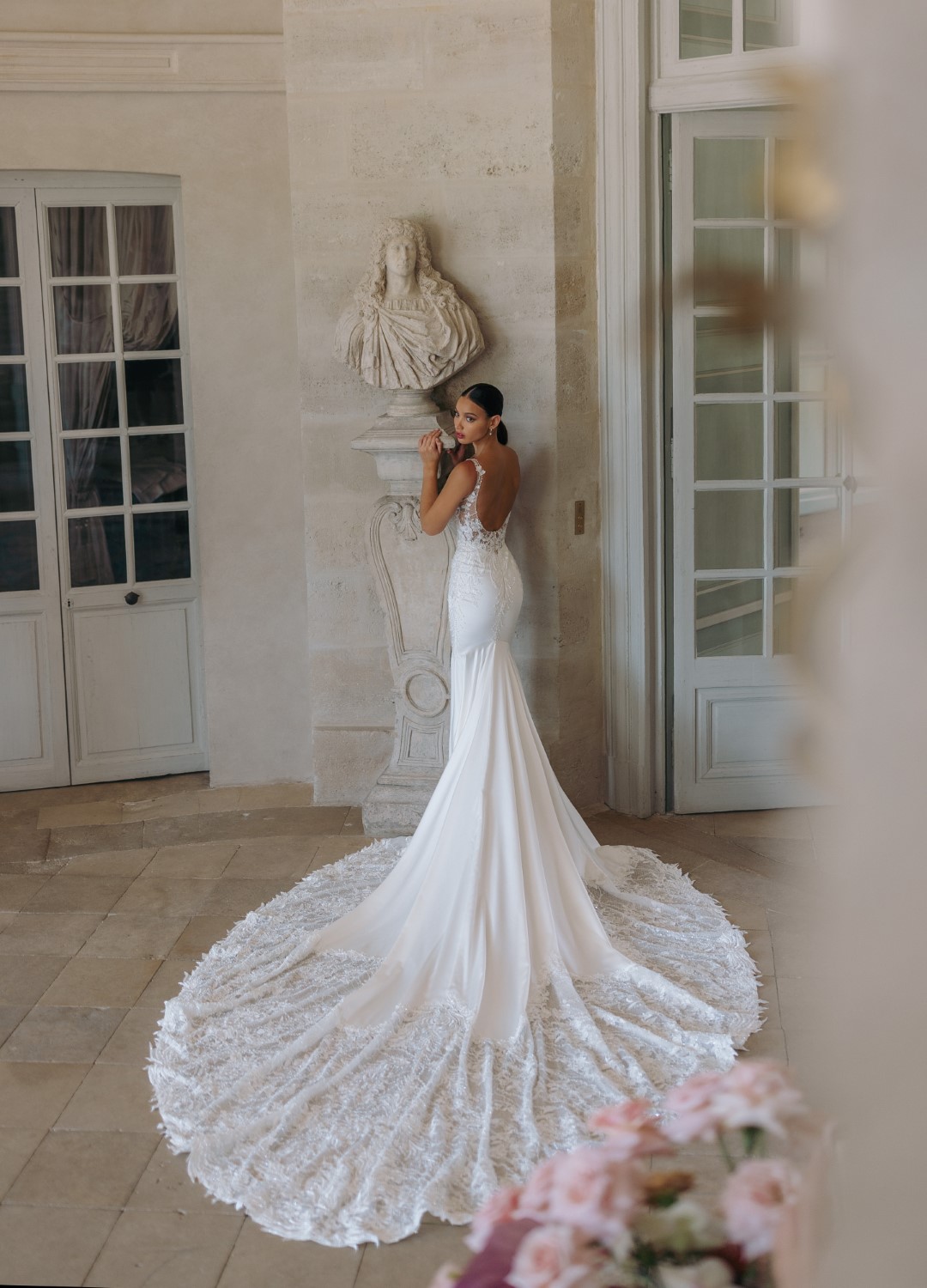 Pearls Beauty Beading Embroidery Lace V-Neck Mermaid Wedding Dress With Spaghetti Straps Backless Trumpet Bridal Gowns