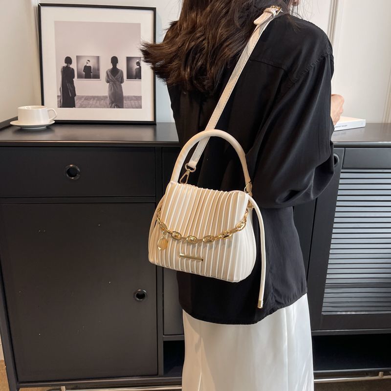 New autumn leisure and winter niche new fashion outdoor women s pleated skirt handbag shoulder crossbody bag trend designer handbag