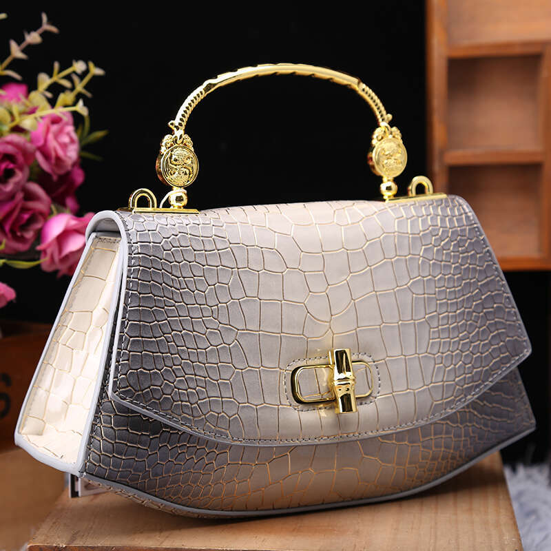 Fashion Genuine Leather Women's Handbags 2025 New Crocodile Pattern Shoulder Messenger Bag Small Portable Saddle Bags