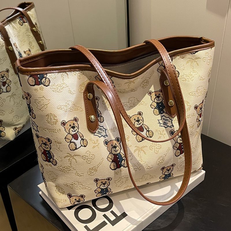 trend Women s Winter New Korean Edition Large Capacity Shoulder leisure Bear Printed Outdoor Handbag Commuter Bag Designer Bag