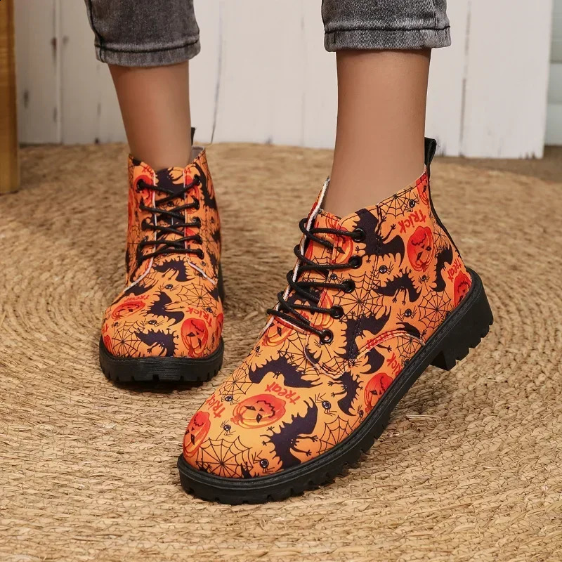 Woman Lace-up Short Leather Boots Fashion Platform Shoes Trend Punk Leather Fashion Christmas Print Botas Plus Size 42 241118
