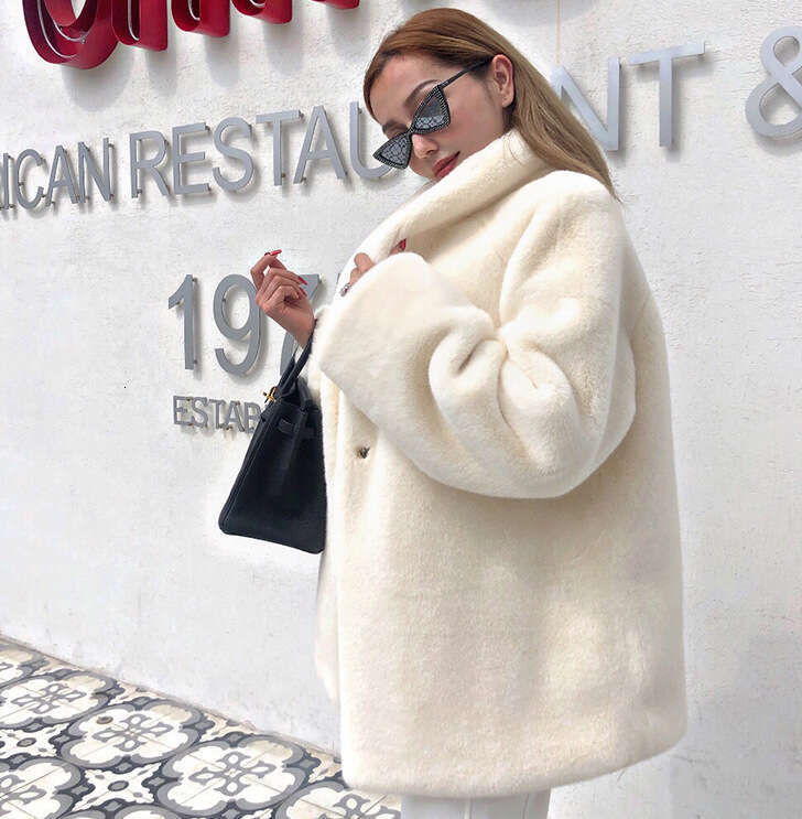 2024 Autumn/Winter New Product Super Warm Soft Loose Medium Long Coat White Imitation Fur