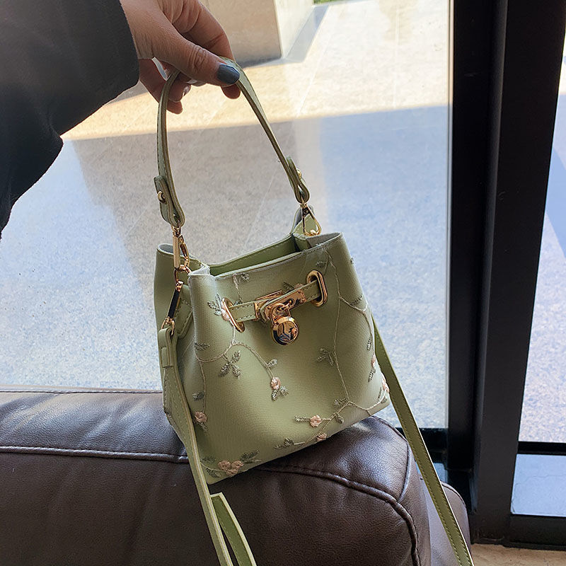 New Fashionable Multi functional Women s trend Embroidered Lace Small Crossbody Bag Fashionable leisure Women s Single Shoulder Bucket Bag Designer Ba