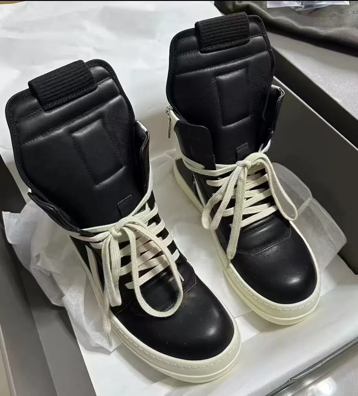 Luxury unisex designer shoes men and women casual boots high top leather boots versatile black canvas outdoors footwear Sizes 35-47 Factory boots with original Box