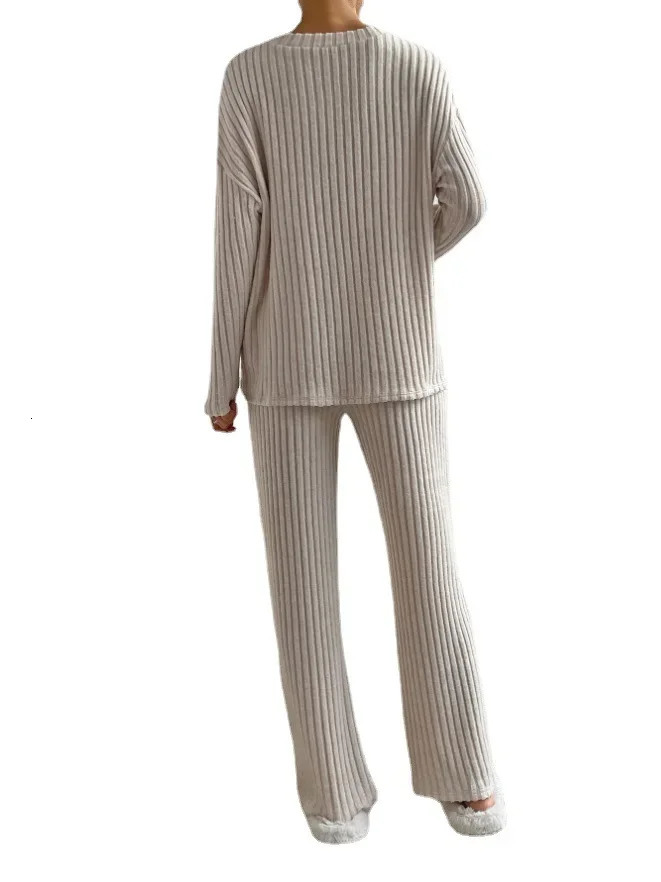 Fashionable Casual Womens Knitwear Set Autumn Style Straight-leg Pants Loose-fit V-neck Ribbed Knit Coords 241118