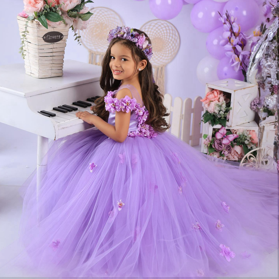 2024 Purple Little Girls Birthday Dress Flower Girl Dress Communion Gowns Sheer Neck Hand Made Flowers Princess Queen Birthday Party Dress for Little 