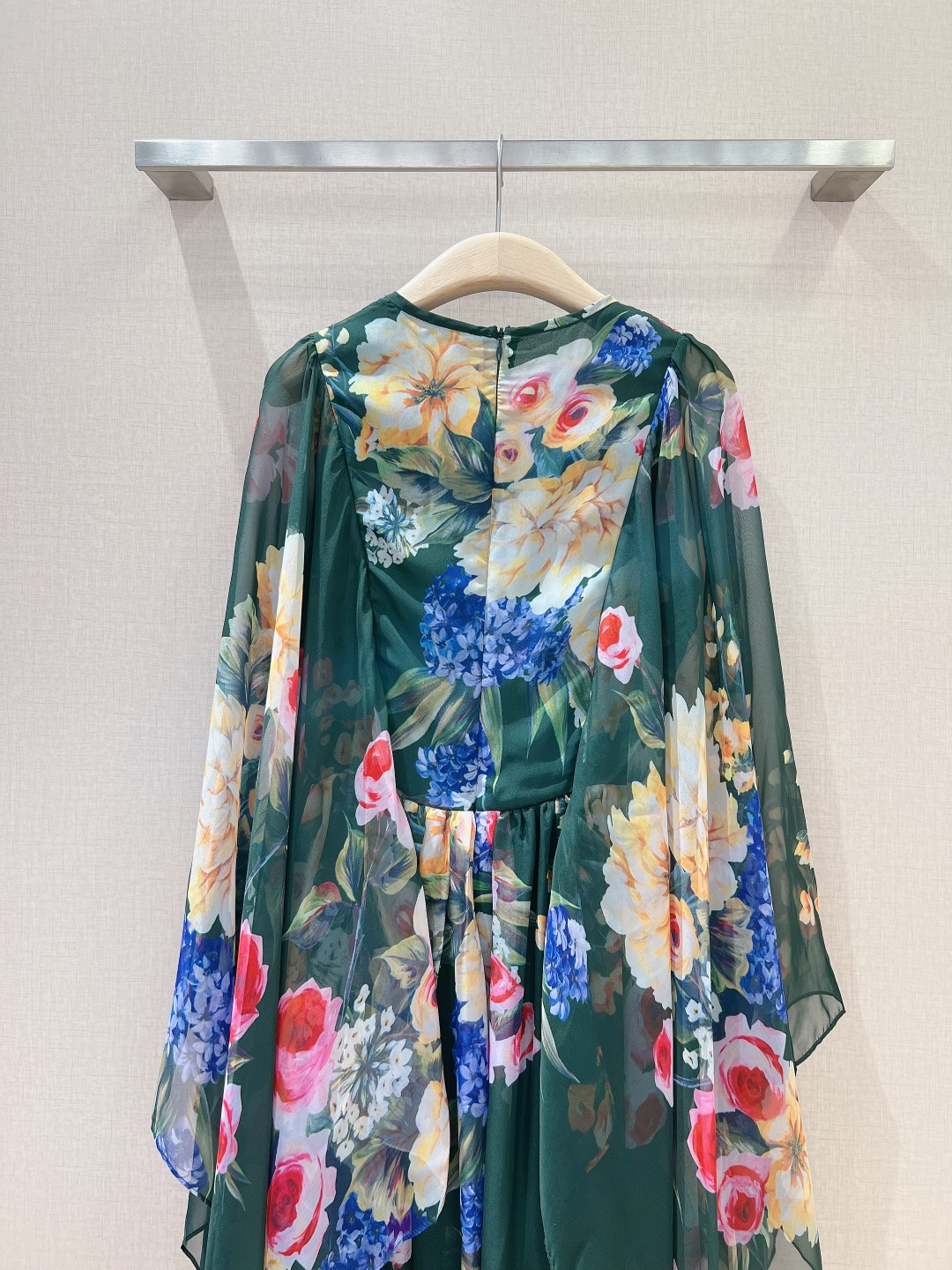 Green Floral Print Long Sleeve Maxi Dress for Women - Flowy & Comfortable C260312
