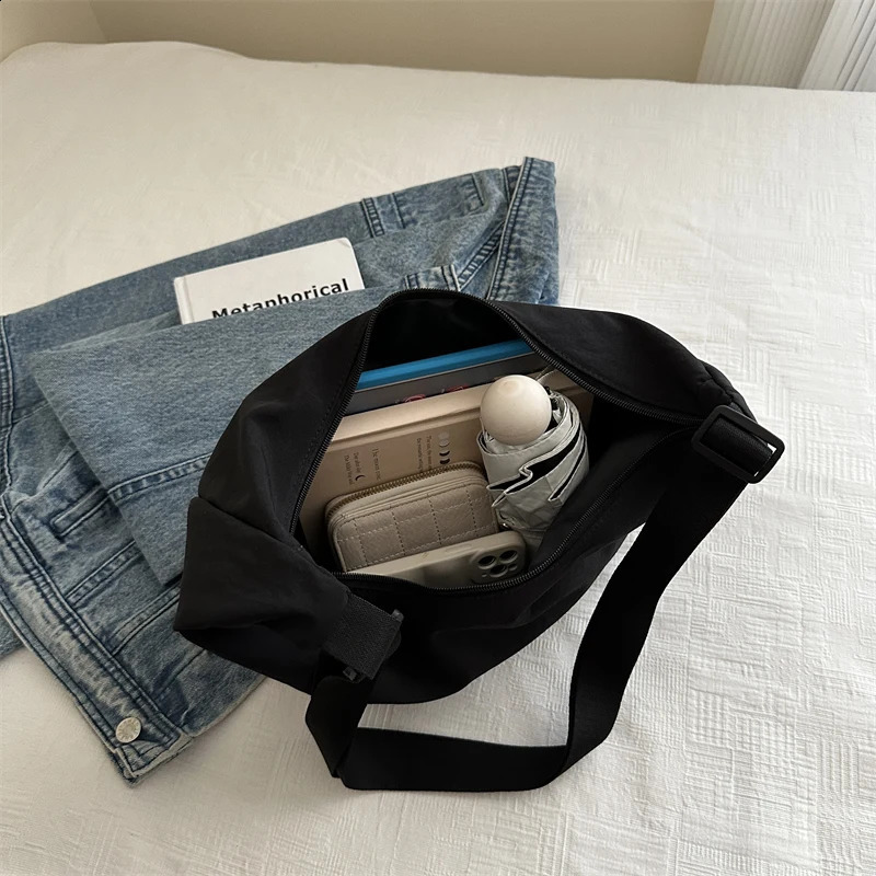 Crescent Shoulder Women - Adjustable Strap Hot New Nylon Crossbody Bag With Zipper For Work & Travel Classic bags