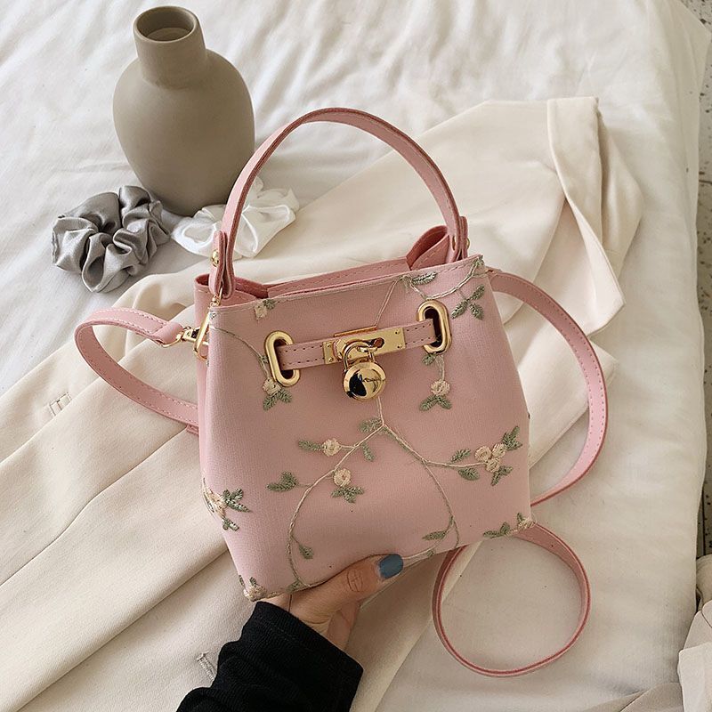 New Fashionable Multi functional Women s trend Embroidered Lace Small Crossbody Bag Fashionable leisure Women s Single Shoulder Bucket Bag Designer Ba