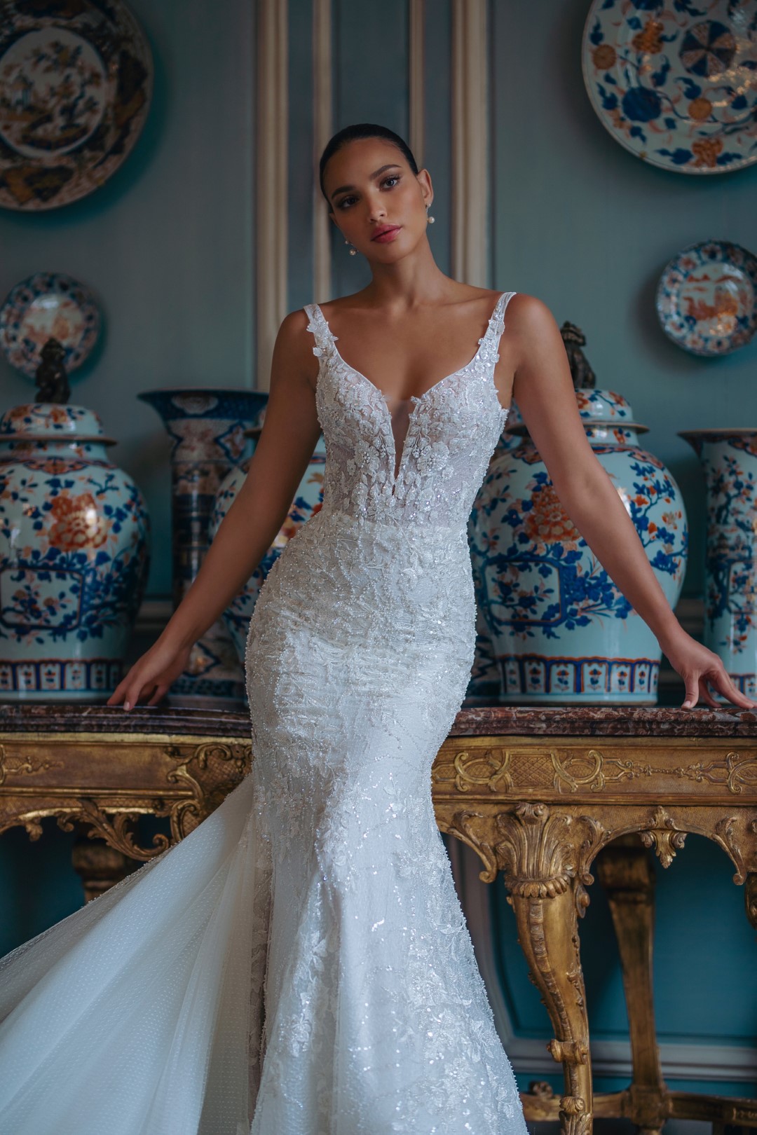 Romantic Beading Pearls Embroidery Lace V-Neck Mermaid Wedding Dress With spaghetti straps Sleeveless Trumpet Bridal Gowns 2024