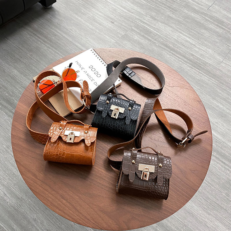 Ins waist bag womens new alligator belt new mini chain decoration Belt Bag Messenger Bag trendy cool