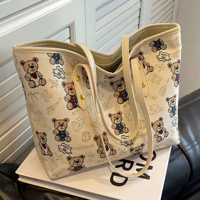 trend Women s Winter New Korean Edition Large Capacity Shoulder leisure Bear Printed Outdoor Handbag Commuter Bag Designer Bag