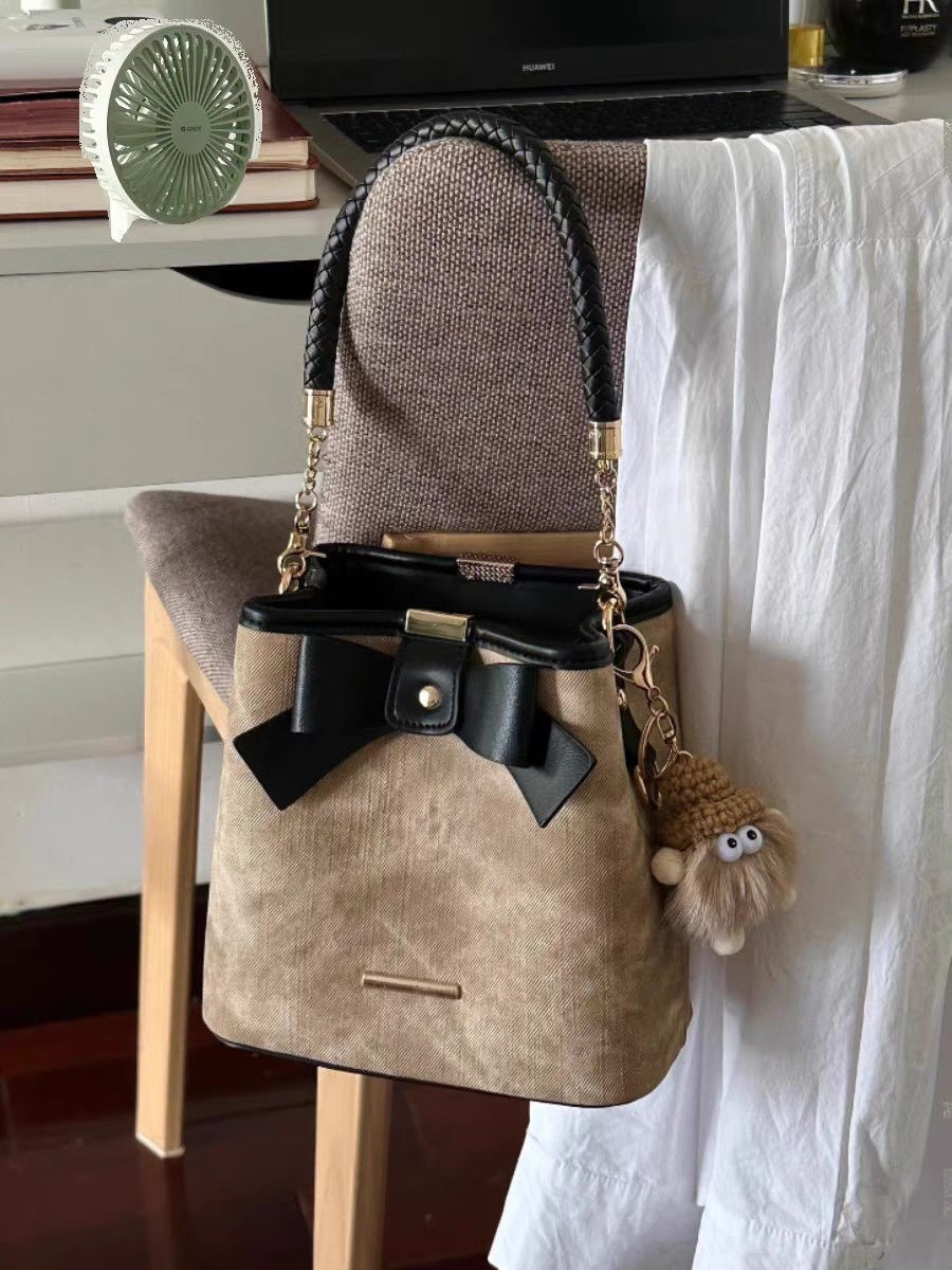 trend New high end multifunctional single shoulder diagonal leisure cross niche bucket bag fashionable commuting designer handbag