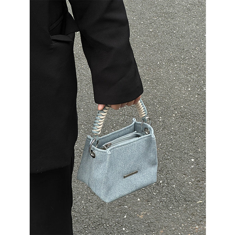 Cowboy women s new niche designer handbag with high end feel simple leisure chain shoulder trend crossbody bag crossbody bag